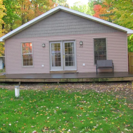 Buy this 3 bed house on 213 Welch Road in Houghton Lake, Roscommon Township