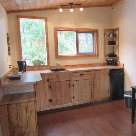 Rent this 1 bed townhouse on Kaslo in BC V0G 1M0, Canada