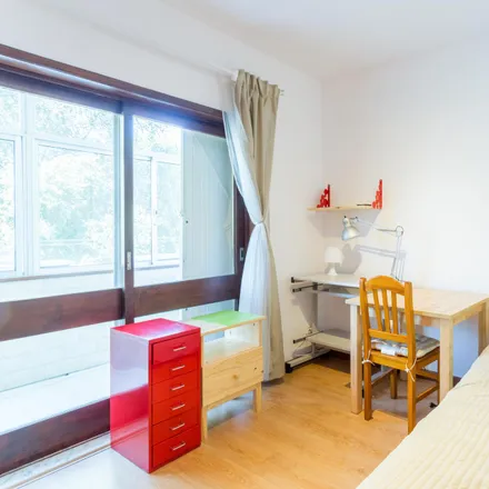 Rent this 5 bed room on Augusto Lessa in Rua de Augusto Lessa, 4200-105 Porto