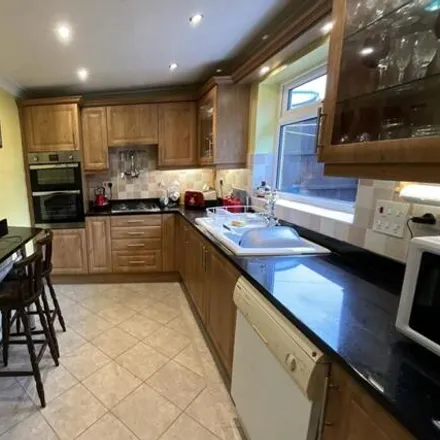 Image 7 - Stoneacre Drive, Sheffield, S12 4NW, United Kingdom - House for sale