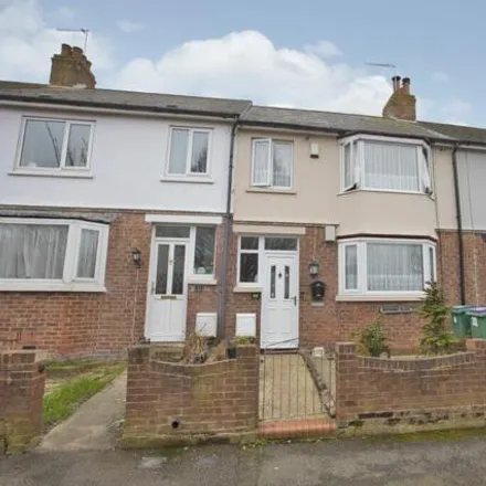 Buy this 3 bed townhouse on Bolton Road in Folkestone, CT19 5RX