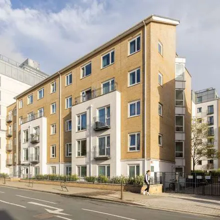 Rent this 2 bed apartment on Tyrawley Road in London, SW6 4QJ