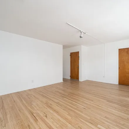 Rent this 2 bed apartment on 190 Oakland Avenue in Jersey City, NJ 07306