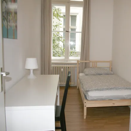 Rent this 3 bed room on Analog Concept Store Cafe in Potsdamer Straße 100, 10785 Berlin