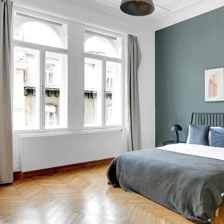 Rent this 3 bed apartment on 1010 Gemeindebezirk Innere Stadt