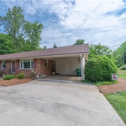 Buy this 3 bed house on 335 Northridge Road in High Point, NC 27282
