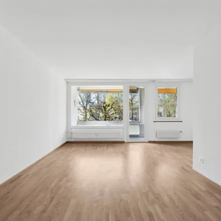Rent this 4 bed apartment on Waldmannstrasse 14 in 3027 Bern, Switzerland