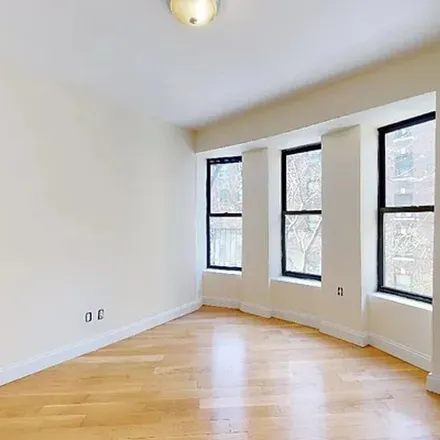 Rent this 3 bed apartment on 229 East 11th Street in New York, NY 10003