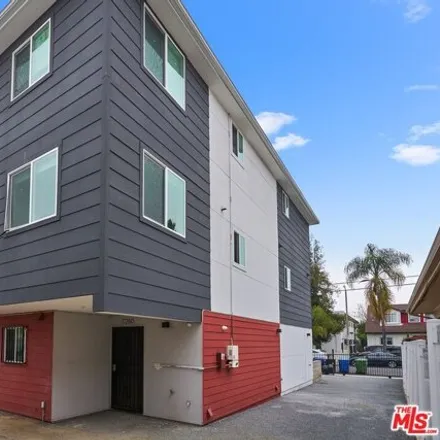 Image 2 - 1258 West 37th Drive, Los Angeles, CA 90007, USA - Townhouse for sale