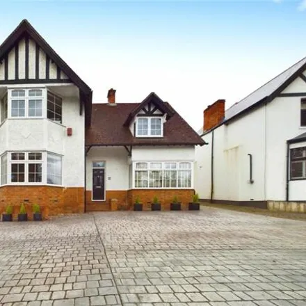 Buy this 4 bed house on Navara Lodge in Oxford Road, Reading