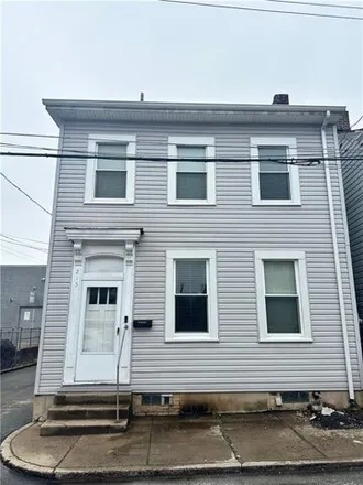 Buy this studio house on 734 Altmeyer Street in Sharpsburg, Allegheny County