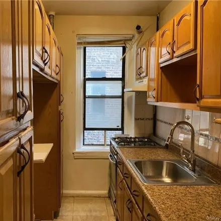 Image 5 - 463 East 178th Street, New York, NY 10457, USA - Apartment for sale
