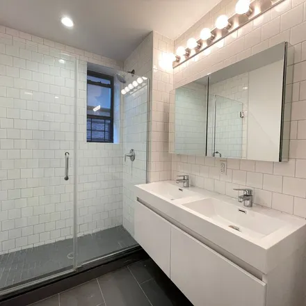 Rent this 4 bed apartment on 3117 Kingsbridge Avenue in New York, NY 10463