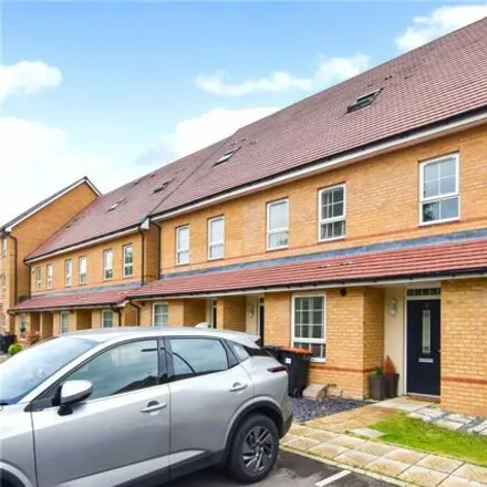 Rent this 3 bed house on Stamp Acre in Dunstable, LU6 1FY