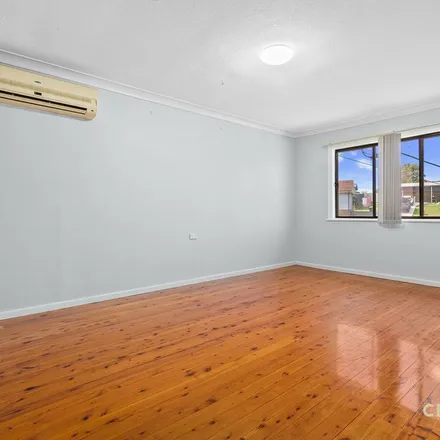 Image 4 - Aberdeen Road, Busby NSW 2168, Australia - Apartment for rent