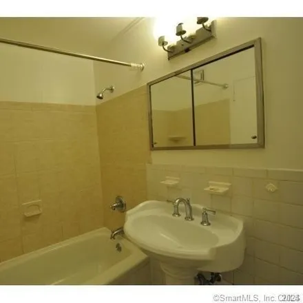 Image 7 - 140 Grove Street, Glenbrook, Stamford, CT 06901, USA - Condo for rent