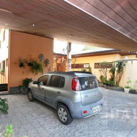 Buy this 4 bed house on Rua Santa Madre Beatriz da Silva in Independência, Taubaté - SP