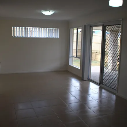 Image 2 - Alistair Street, Glenvale QLD 4350, Australia - Apartment for rent