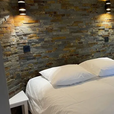 Rent this 1 bed apartment on boulevard des issambres in 83380 Roquebrune-sur-Argens, France