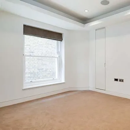 Image 4 - 70 Piccadilly, London, W1S 4LA, United Kingdom - Apartment for rent