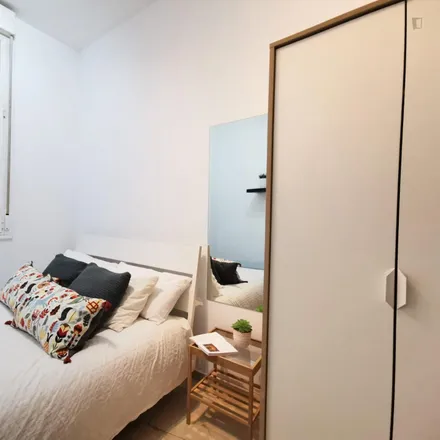 Rent this 7 bed room on Madrid in Calle de Bordadores, 7