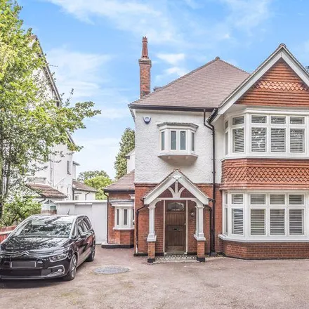 Rent this 6 bed house on Hall Road in London, SM6 0RT