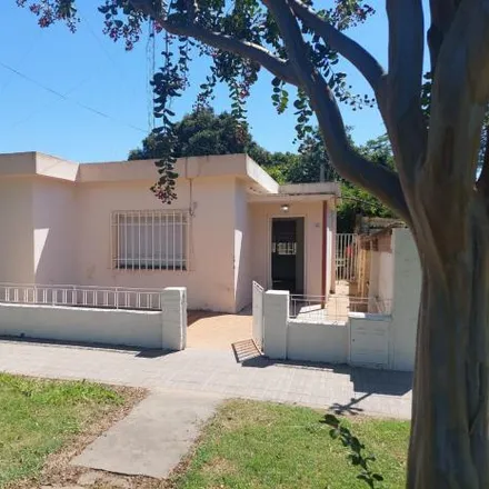 Buy this 2 bed house on Santa Fe 500 in Departamento Rosario, 2105 Uranga