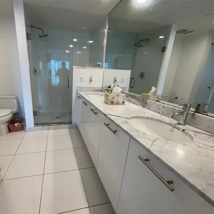 Image 7 - 500 Brickell East Tower, Southeast 6th Street, Miami, FL 33131, USA - Condo for rent