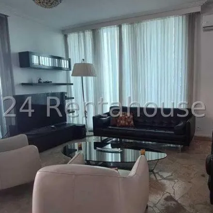 Rent this 2 bed apartment on Avenida Balboa in Marbella, 0816