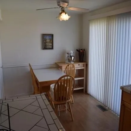 Image 3 - 550 West Gardenia Drive, Midvale, UT 84047, USA - House for rent