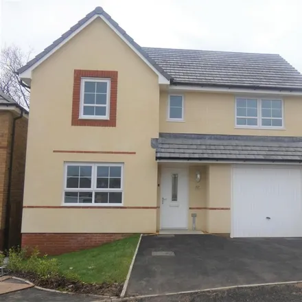 Rent this 4 bed house on 31 Maes Y Rhedyn in Bryntirion, CF31 4FD