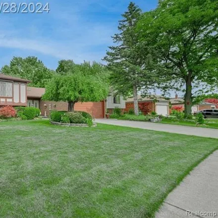 Image 1 - 38508 Fairfield Dr, Sterling Heights, Michigan, 48310 - House for sale