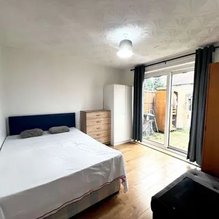 Rent this 6 bed apartment on 2 Waddington Street in London, E15 1QJ
