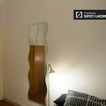 Rent this 4 bed room on Carrer d'Aragó in 584, 08026 Barcelona