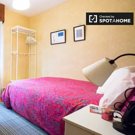 Rent this 3 bed room on Calle Monte Aldamiz / Aldamiz mendiaren kalea in 7, 48007 Bilbao
