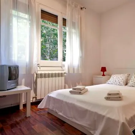 Image 5 - Carrer del Comte Borrell, 61, 08001 Barcelona, Spain - Apartment for rent