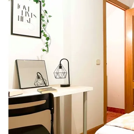 Rent this 8 bed room on Calle de las Gardenias in 3, 28039 Madrid