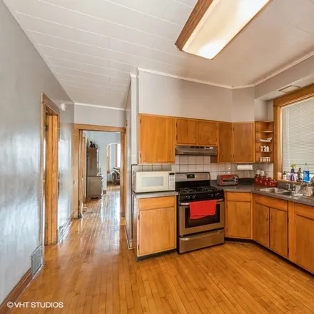 Image 4 - Beat 2534, 4229 West Potomac Avenue, Chicago, IL 60651, USA - Duplex for sale