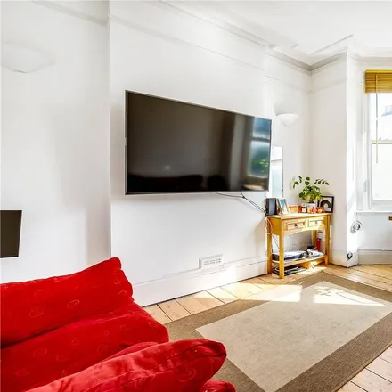 Image 3 - Hemberton Road, Stockwell Park, London, SW9 9LE, United Kingdom - Townhouse for rent