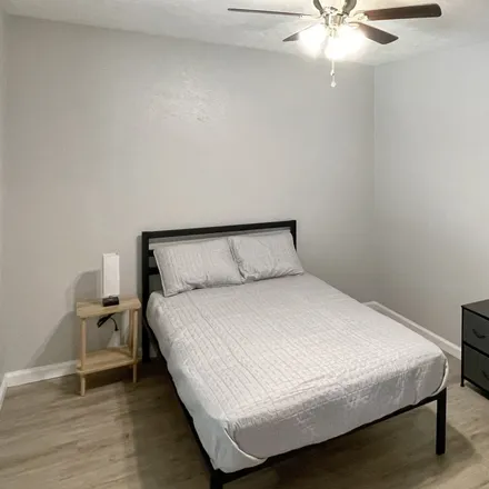 Rent this 1 bed room on Fort Worth