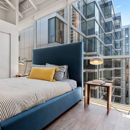 Rent this 9 bed condo on Chicago