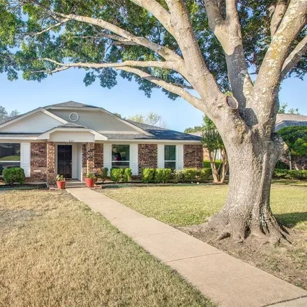 Buy this 3 bed house on 920 Ledgemont Drive in Plano, TX 75025