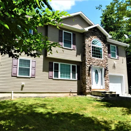 Buy this 4 bed house on 299 Aspen Road in Pocono Pines, Tobyhanna Township