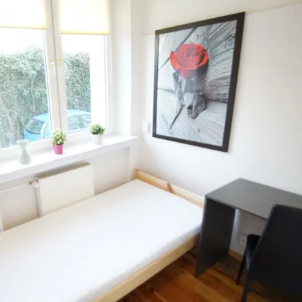 Rent this 4 bed room on Głęboka 14 in 92-332 Łódź, Poland