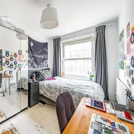 Image 5 - Rennie House, Bath Terrace, London, SE1 6QF, United Kingdom - Apartment for sale