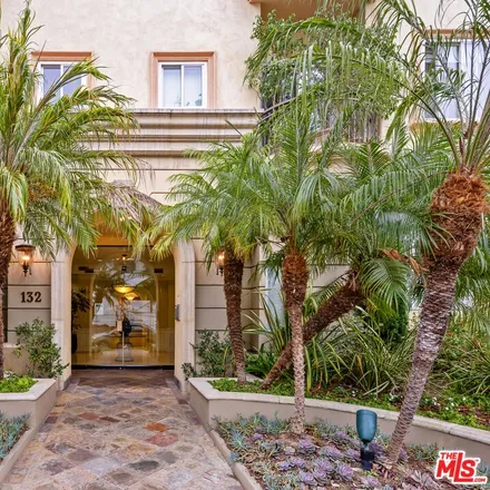 Buy this 4 bed condo on 132 South Maple Drive in Beverly Hills, CA 90212