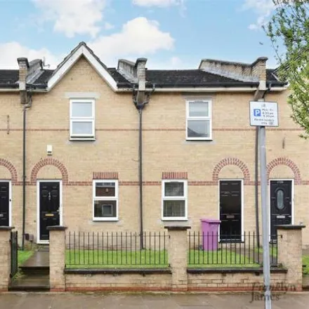 Rent this 2 bed townhouse on 271A Westferry Road in Millwall, London