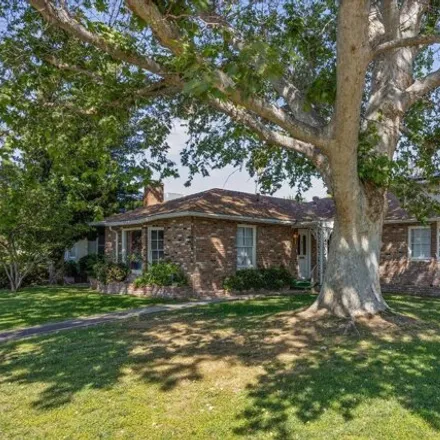 Image 4 - 2500 Pine St, Bakersfield, California, 93301 - House for sale
