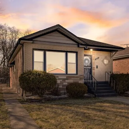Buy this 3 bed house on 8636 South Damen Avenue in Chicago, IL 60643
