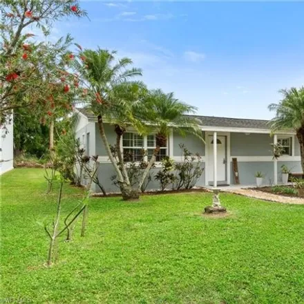 Image 1 - 1340 West Lane, Gulf Harbor, Collier County, FL 34110, USA - House for sale